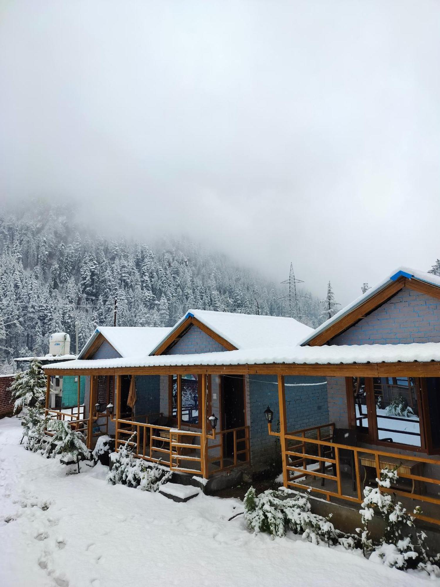 Lee Garden Himalayan Wooden Cottages Kasol Exterior photo