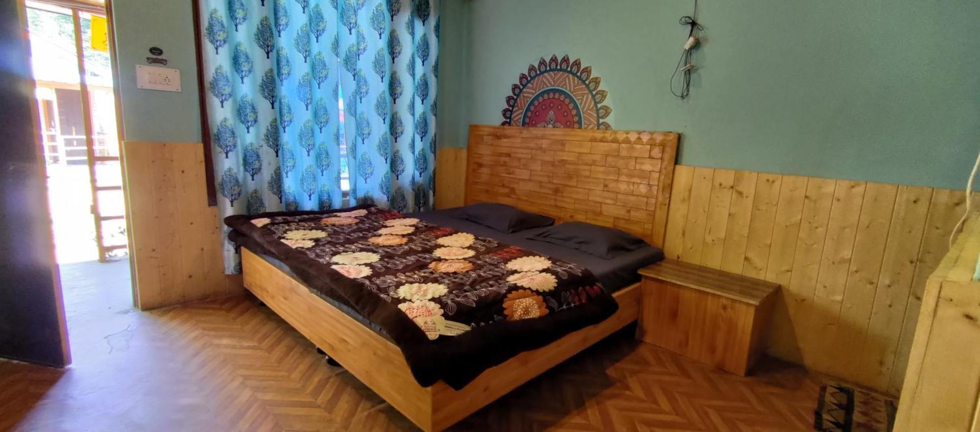 Lee Garden Himalayan Wooden Cottages Kasol Exterior photo
